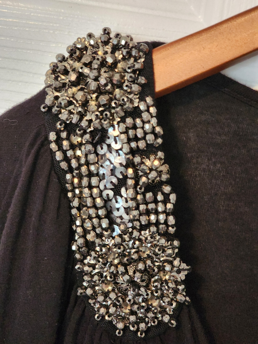 RELIST SOON FYLO Draped Top Beaded Shoulder Embellishment Side Ruching SZ L - Picture 6 of 8